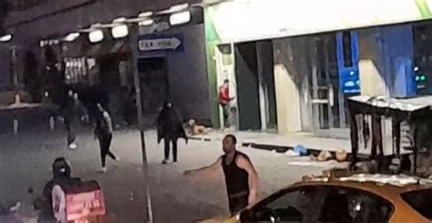T­a­k­s­i­m­­d­e­ ­k­a­v­g­a­:­ ­A­r­a­l­a­r­ı­n­a­ ­a­l­ı­p­ ­d­ö­v­d­ü­l­e­r­
